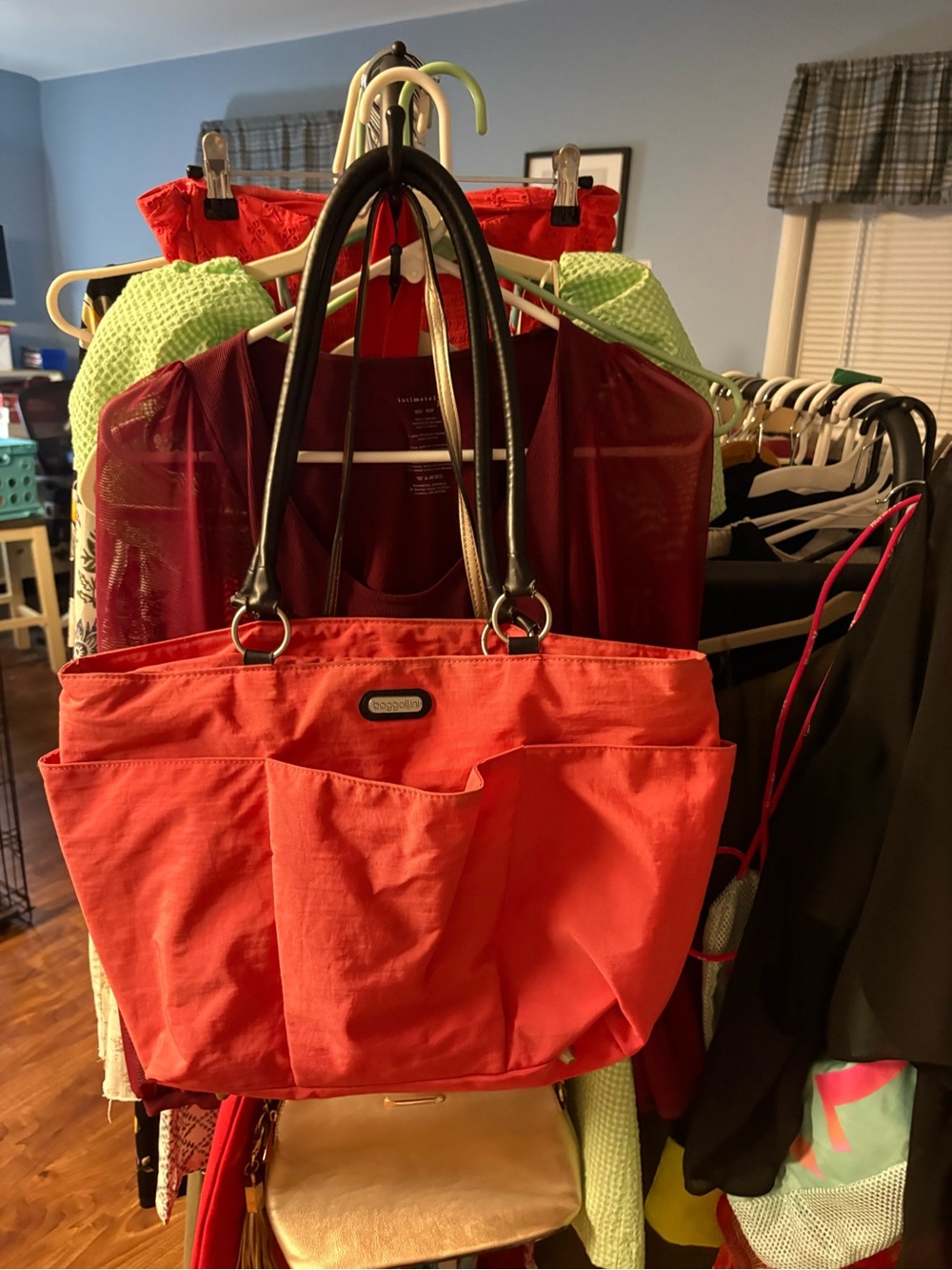 Baggallini Coral Tote with Black Handles